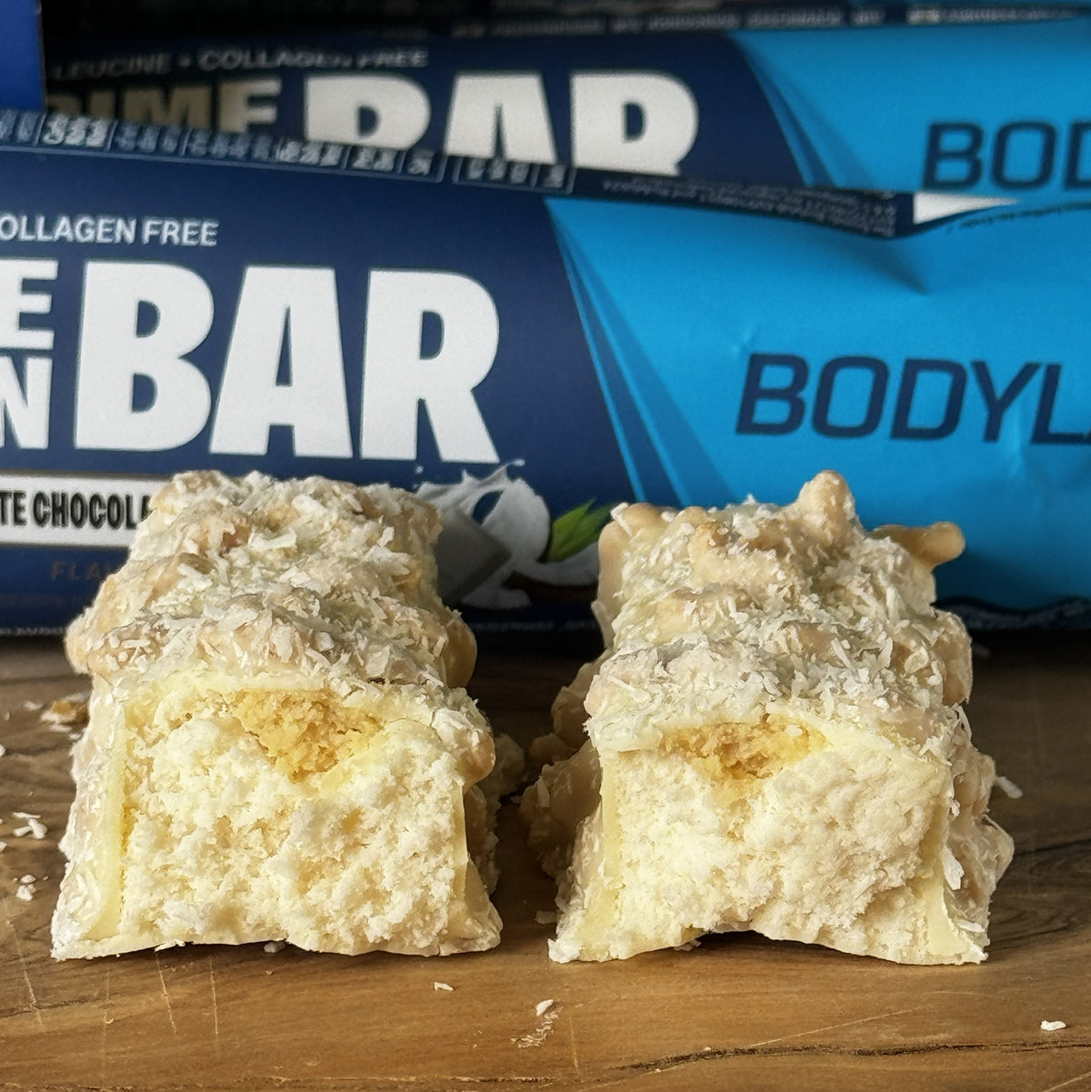 Prime Crunchy Protein Bar - 3 g leucine (12x65g) White Chocolate & Coconut